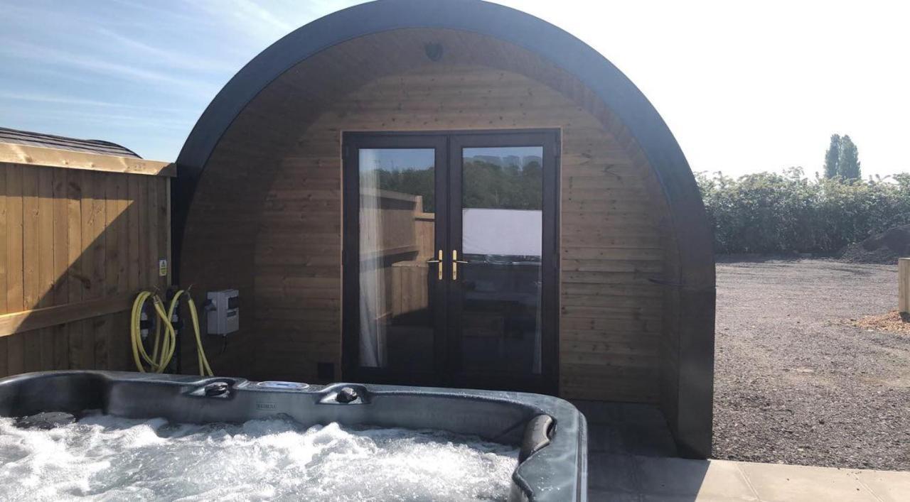 Hotel Superior Glamping Pod With Hot Tub Frodsham Zewnętrze zdjęcie